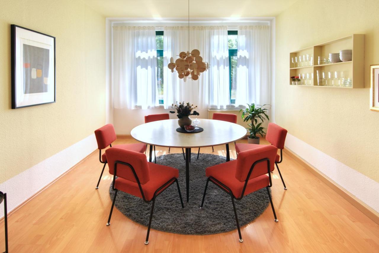 vonBehling Boutique Apartment mit 65zoll TV und Designerstücken Halle  Exterior foto