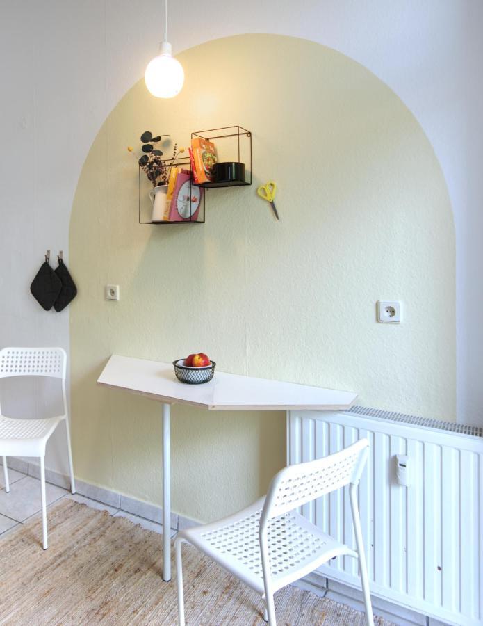 vonBehling Boutique Apartment mit 65zoll TV und Designerstücken Halle  Exterior foto